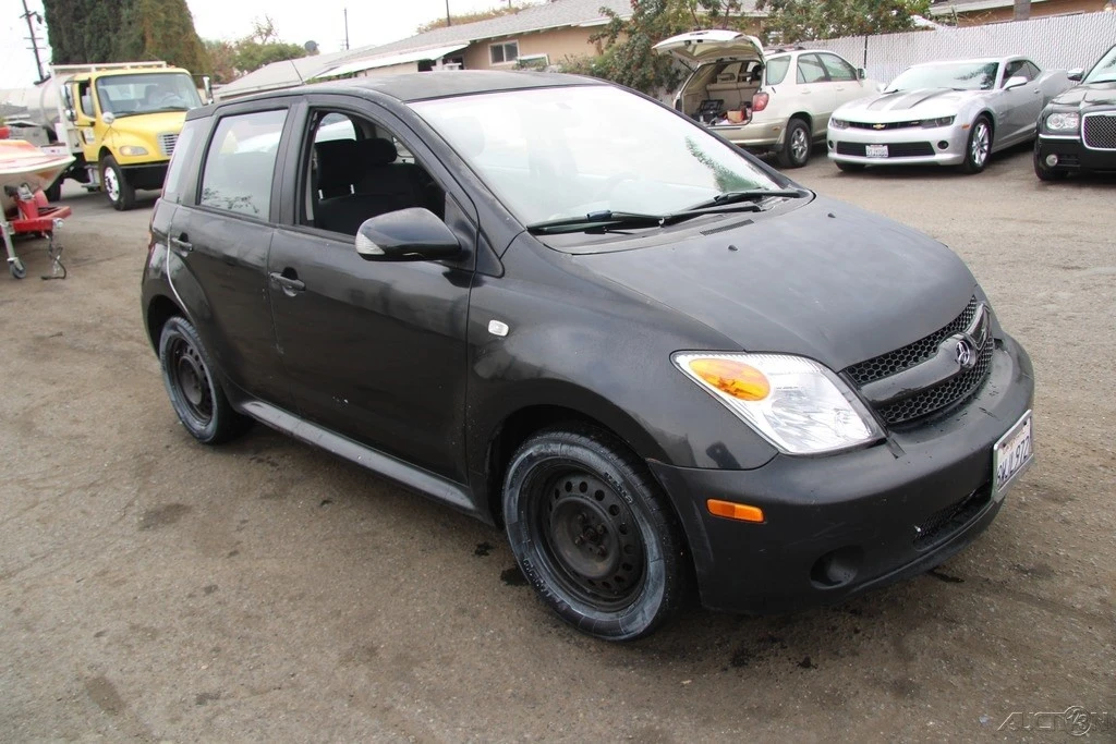 2006 Scion xA - Image 8 of 21
