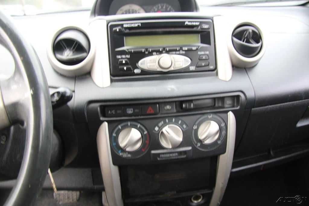 2006 Scion xA - Image 15 of 21