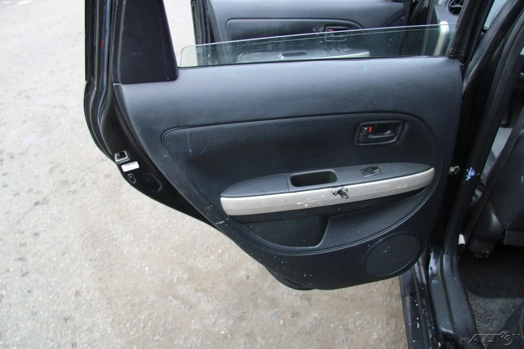 2006 Scion xA - Image 17 of 21