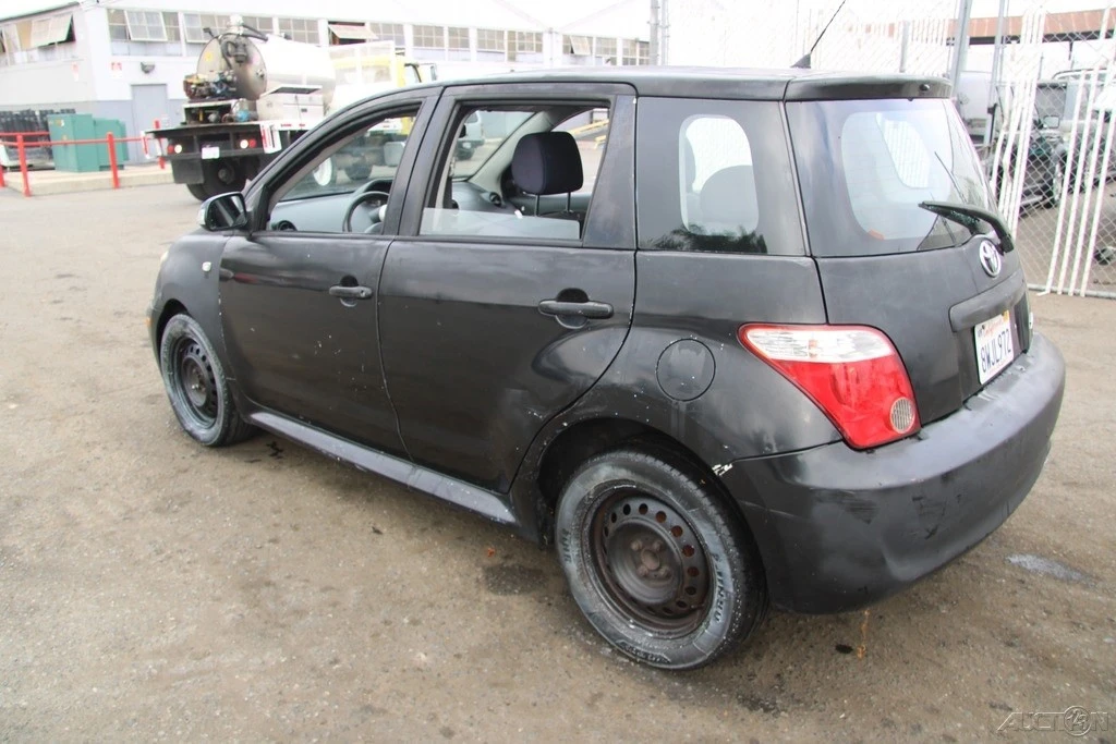 2006 Scion xA - Image 4 of 21