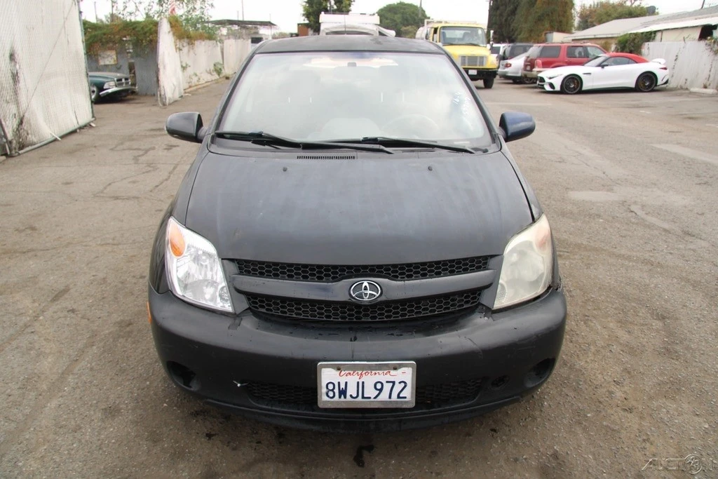 2006 Scion xA - Image 9 of 21