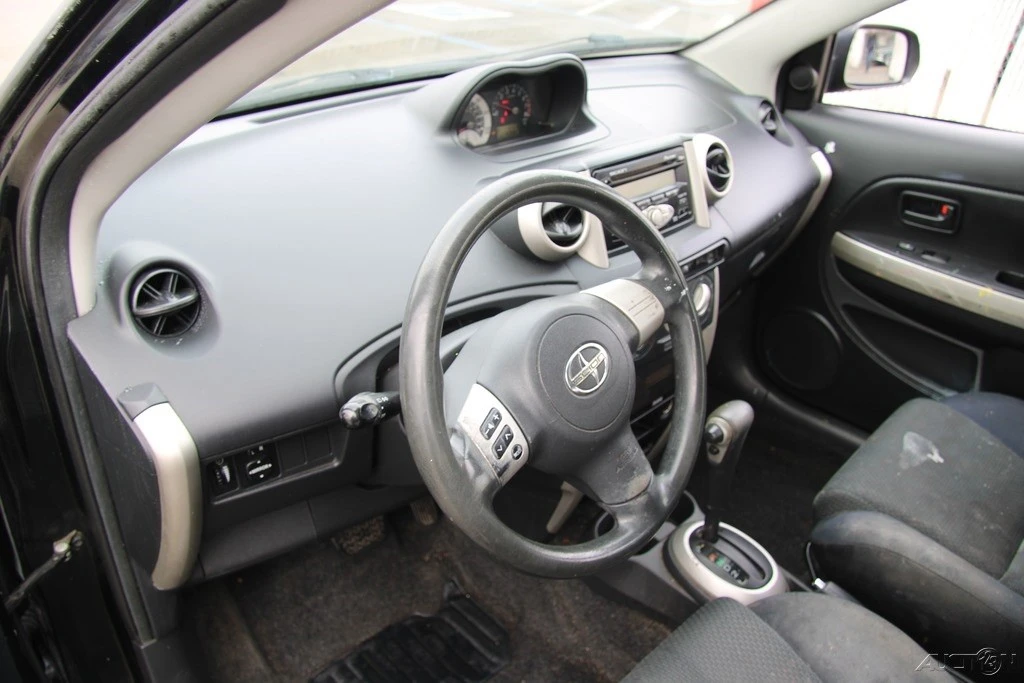 2006 Scion xA - Image 13 of 21