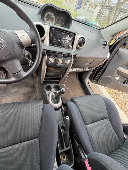 2006 Scion xA - Image 5 of 6