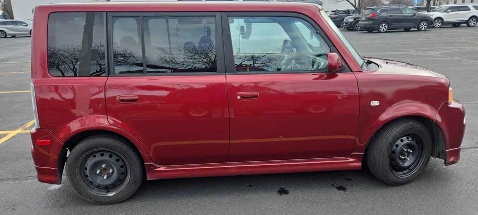 2006 Scion xB - Image 4 of 5