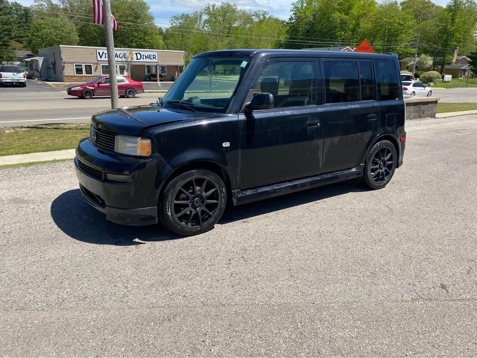 2006 Scion xB - Image 2 of 13