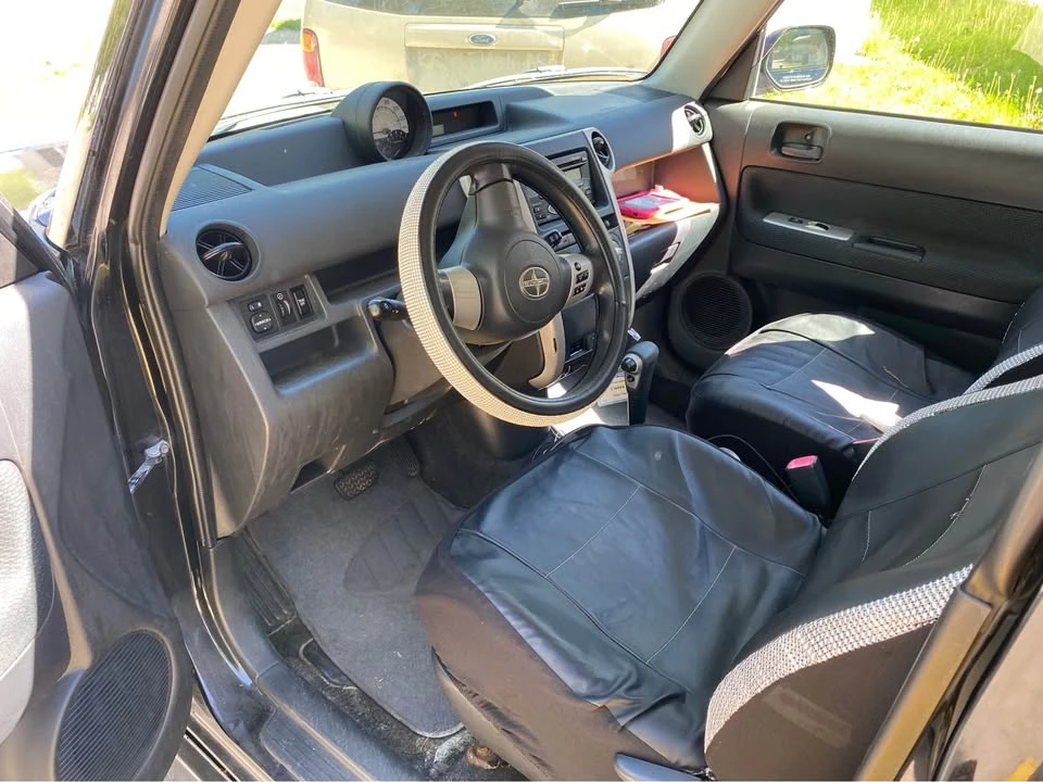 2006 Scion xB - Image 10 of 13