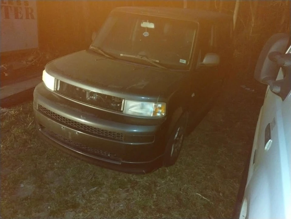 2006 Scion xB - Image 9 of 11