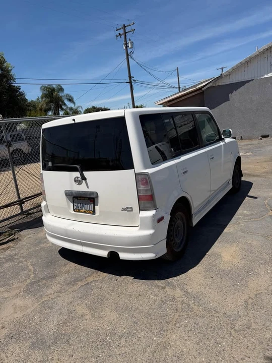 2006 Scion xB - Image 4 of 5