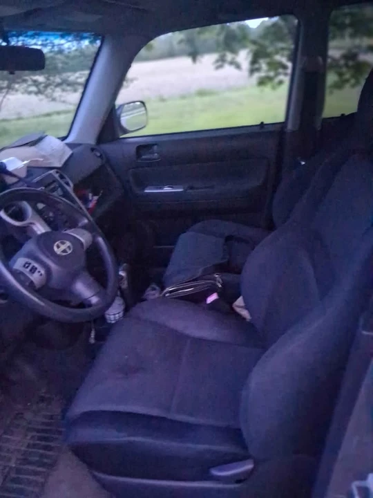 2006 Scion xB - Image 5 of 7