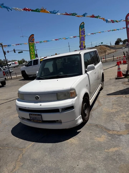 2006 Scion xB - Image 2 of 5