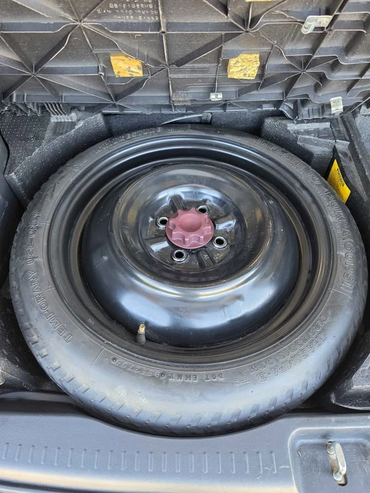 2006 Scion xB - Image 6 of 11