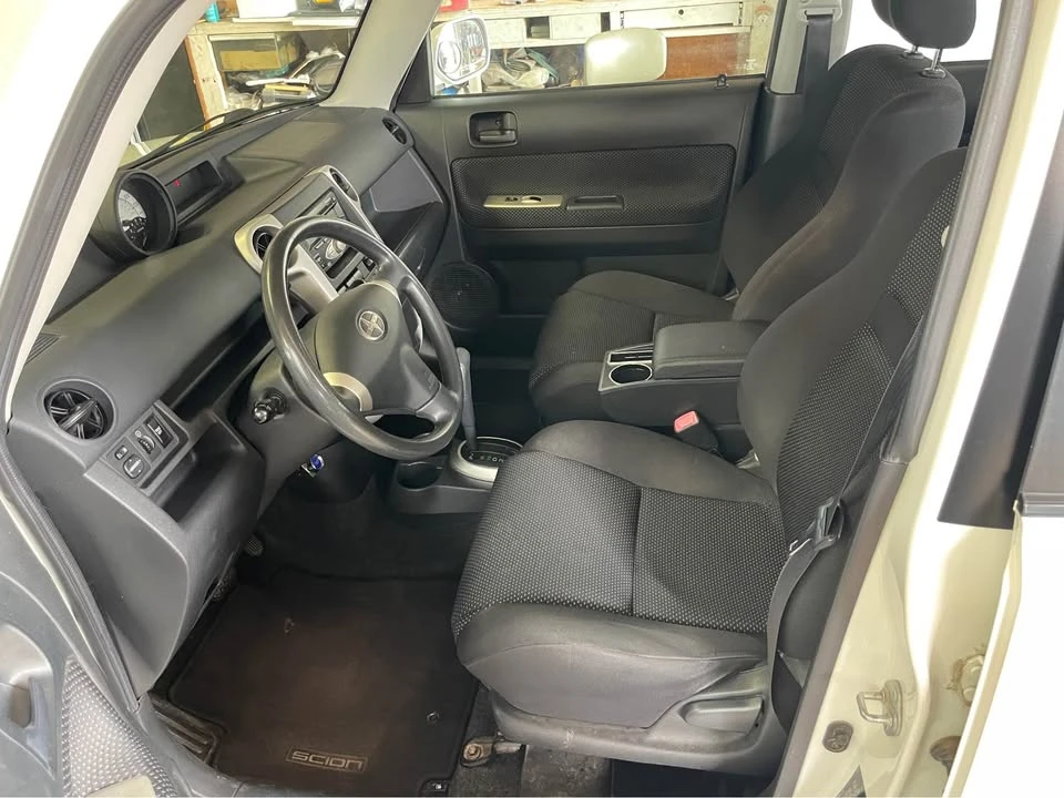 2006 Scion xB - Image 5 of 10
