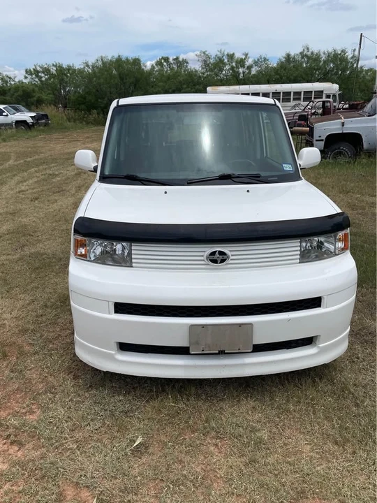 2006 Scion xB - Image 2 of 10