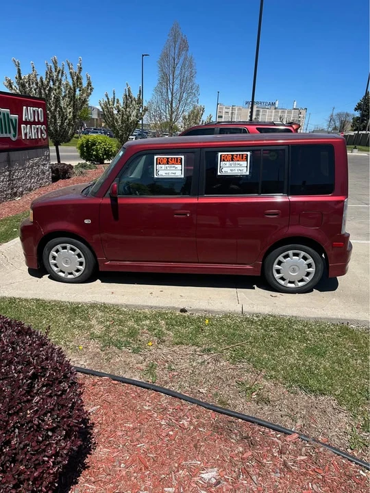 2006 Scion xB - Image 2 of 11