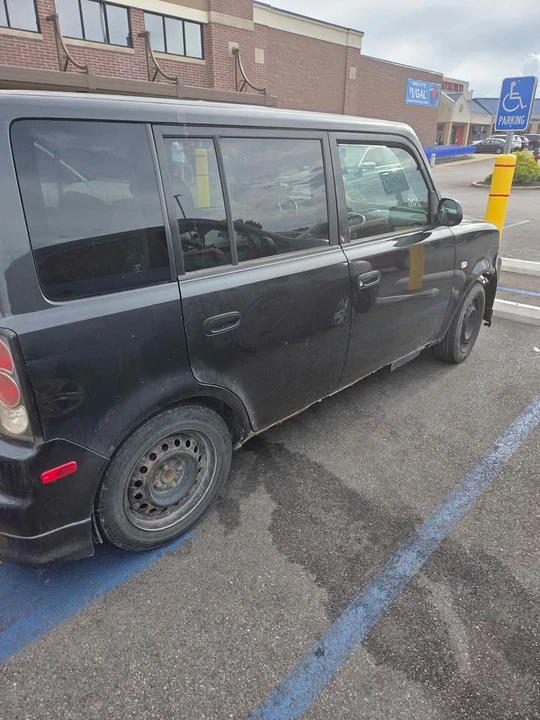 2006 Scion xB - Image 3 of 8