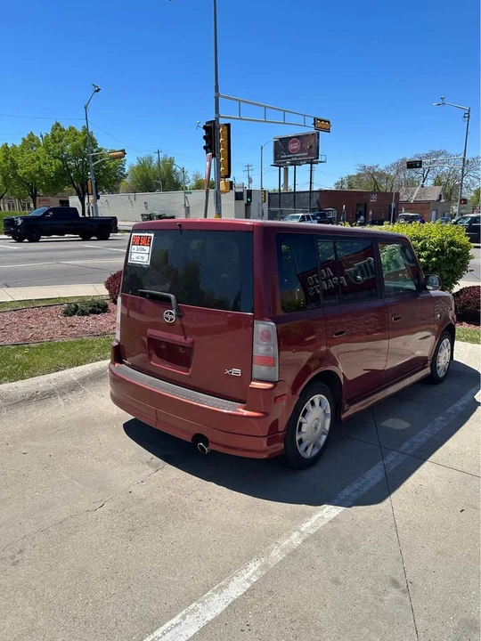 2006 Scion xB - Image 7 of 11