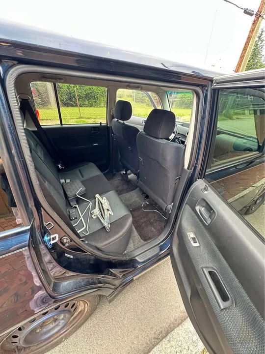 2006 Scion xB - Image 13 of 18