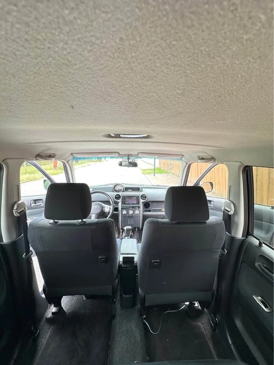 2006 Scion xB - Image 9 of 18