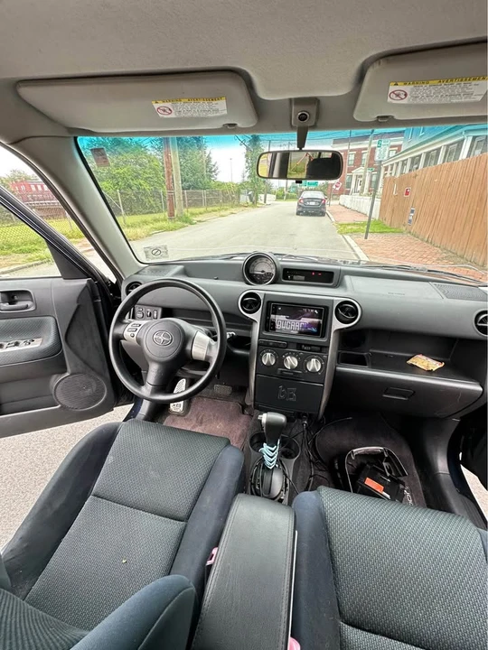 2006 Scion xB - Image 11 of 18