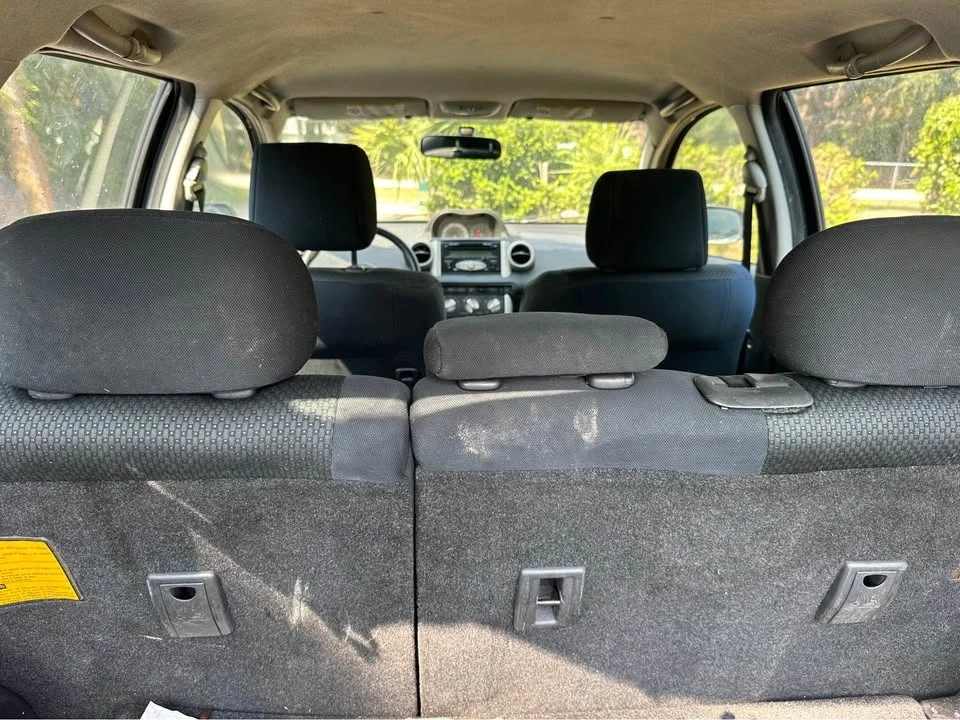 2006 Scion xA - Image 11 of 18