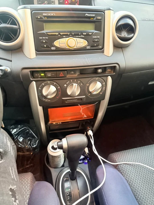 2006 Scion xA - Image 12 of 13