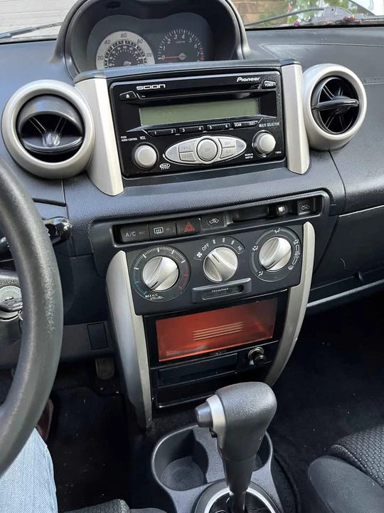 2006 Scion xA - Image 11 of 12