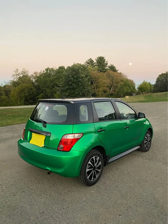 2006 Scion xA - Image 6 of 12
