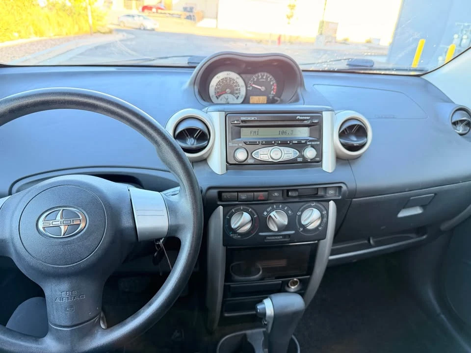 2006 Scion xA - Image 10 of 10