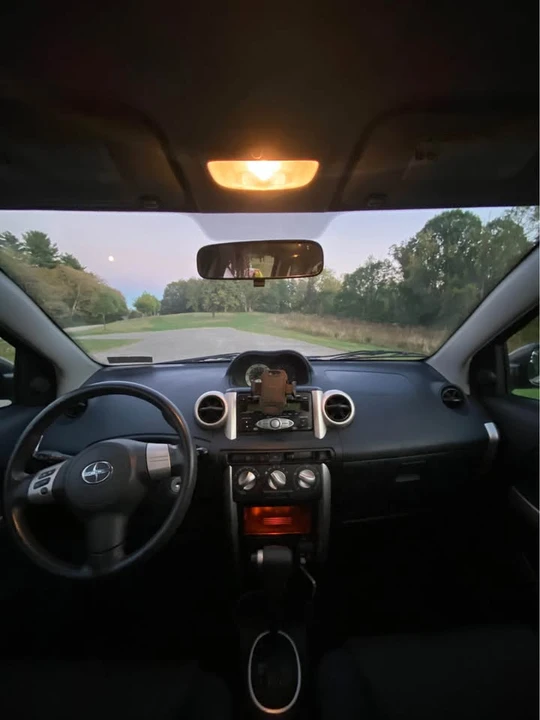 2006 Scion xA - Image 11 of 12