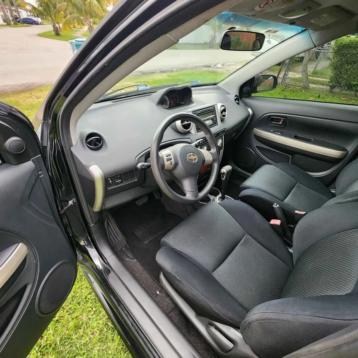 2006 Scion xA - Image 6 of 7
