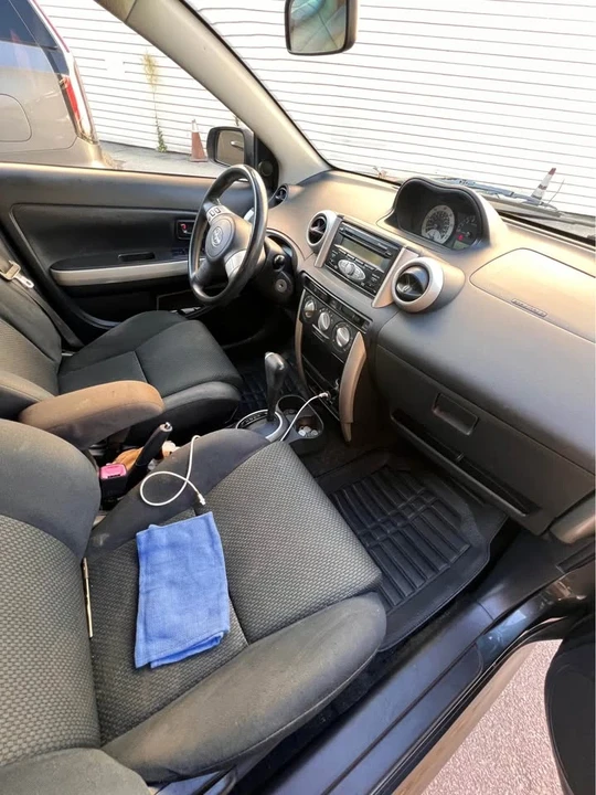 2006 Scion xA - Image 6 of 13