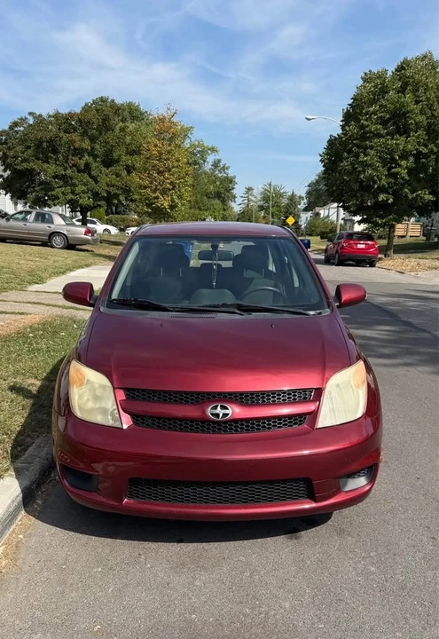 2006 Scion xA - Image 2 of 5