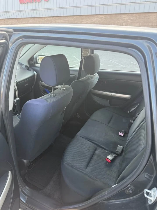 2006 Scion xA - Image 10 of 12