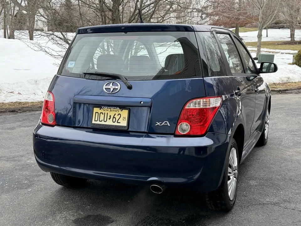 2006 Scion xA - Image 9 of 16