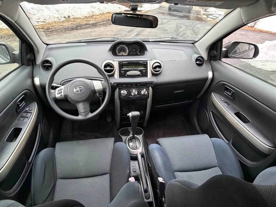 2006 Scion xA - Image 6 of 10