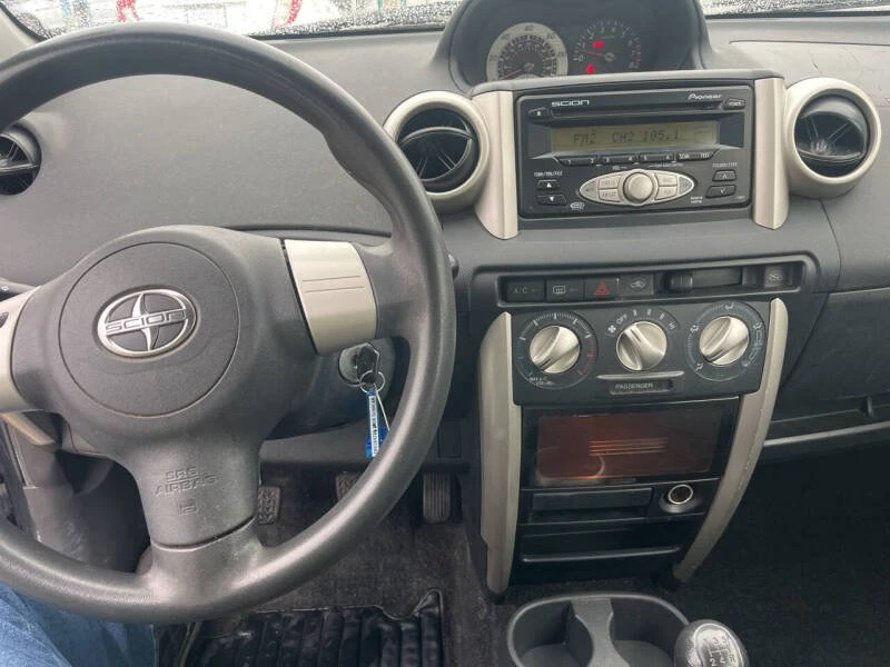 2006 Scion xA - Image 12 of 18