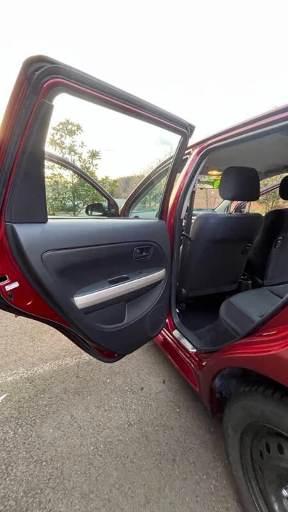 2006 Scion xA - Image 11 of 15