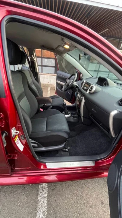 2006 Scion xA - Image 10 of 15