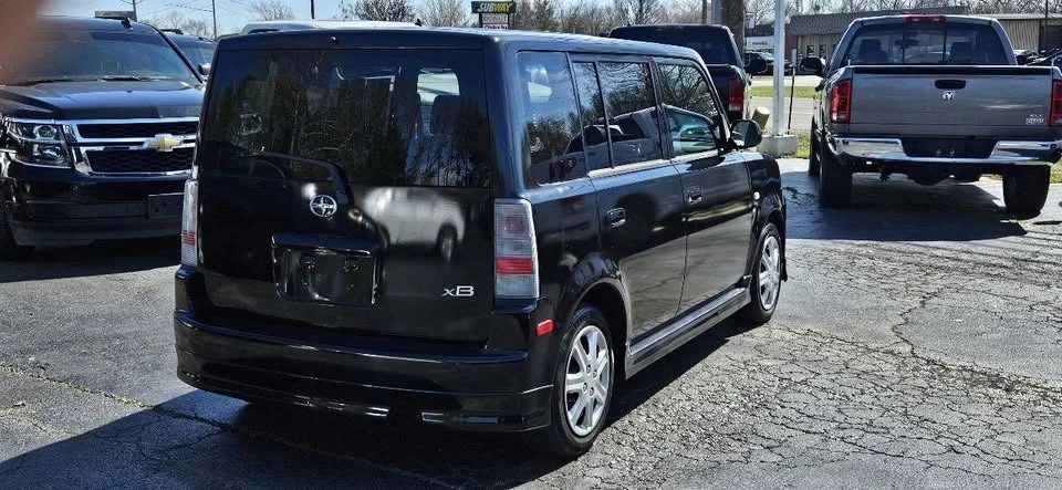 2006 Scion xB - Image 7 of 10