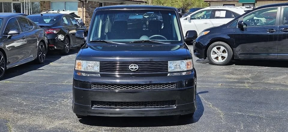 2006 Scion xB - Image 2 of 10