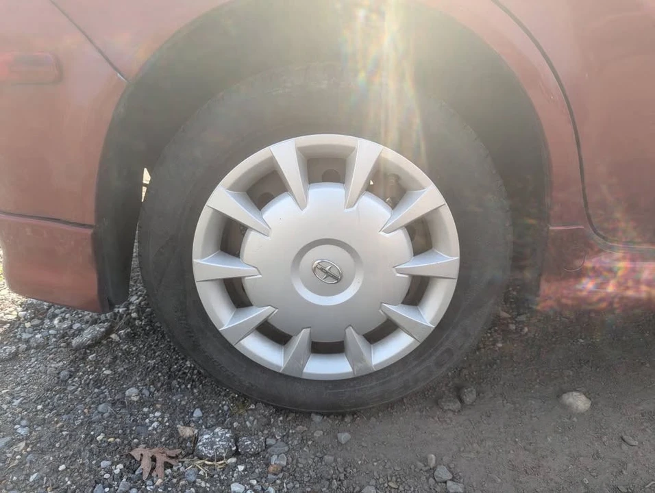 2006 Scion xB - Image 17 of 19