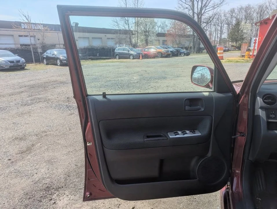 2006 Scion xB - Image 12 of 19