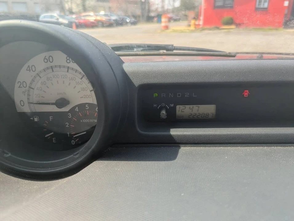 2006 Scion xB - Image 7 of 19