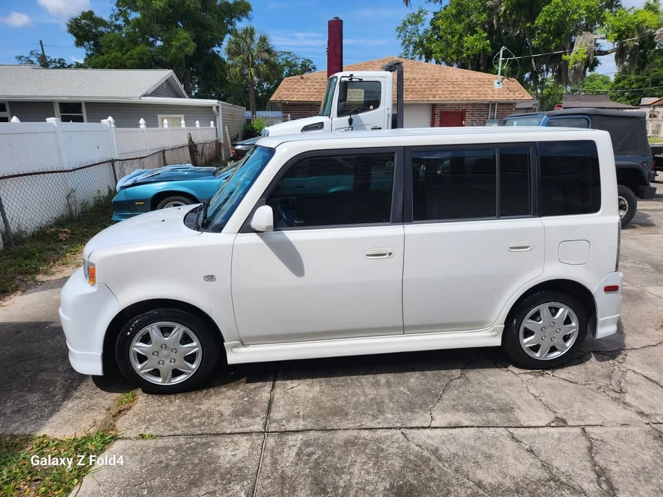 2006 Scion xB - Image 3 of 8