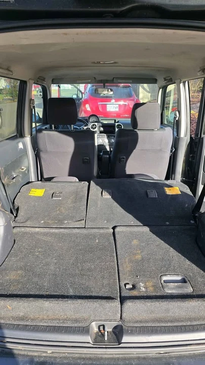 2006 Scion xB - Image 7 of 9
