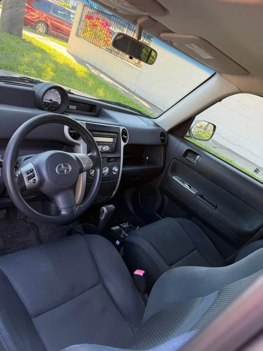 2006 Scion xB - Image 7 of 7