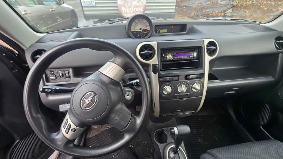 2006 Scion xB - Image 4 of 9