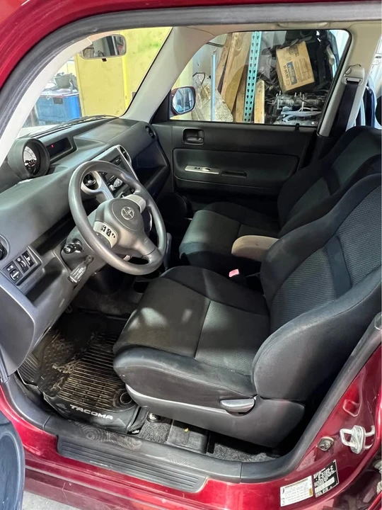 2006 Scion xB - Image 6 of 7