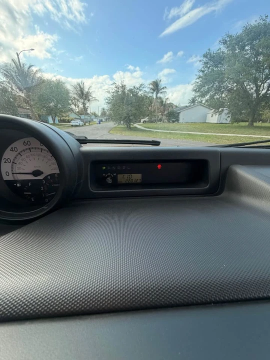 2006 Scion xB - Image 17 of 18