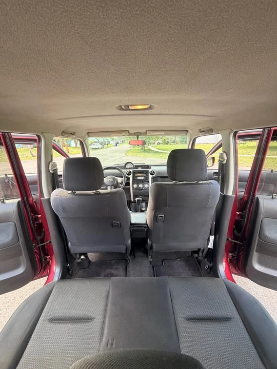 2006 Scion xB - Image 10 of 18